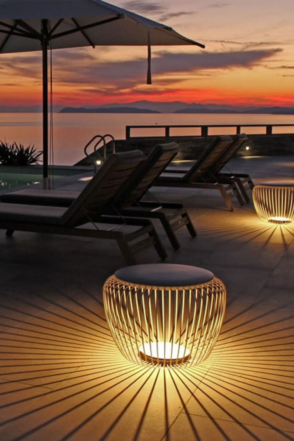 Meridiano Outdoor Floor Lamp