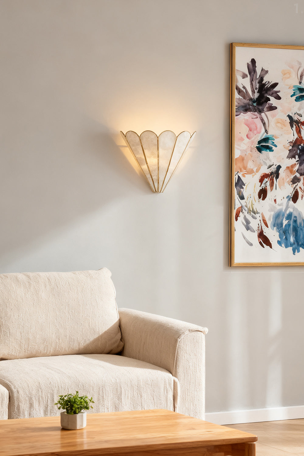 Mica Petal Wall Lamp