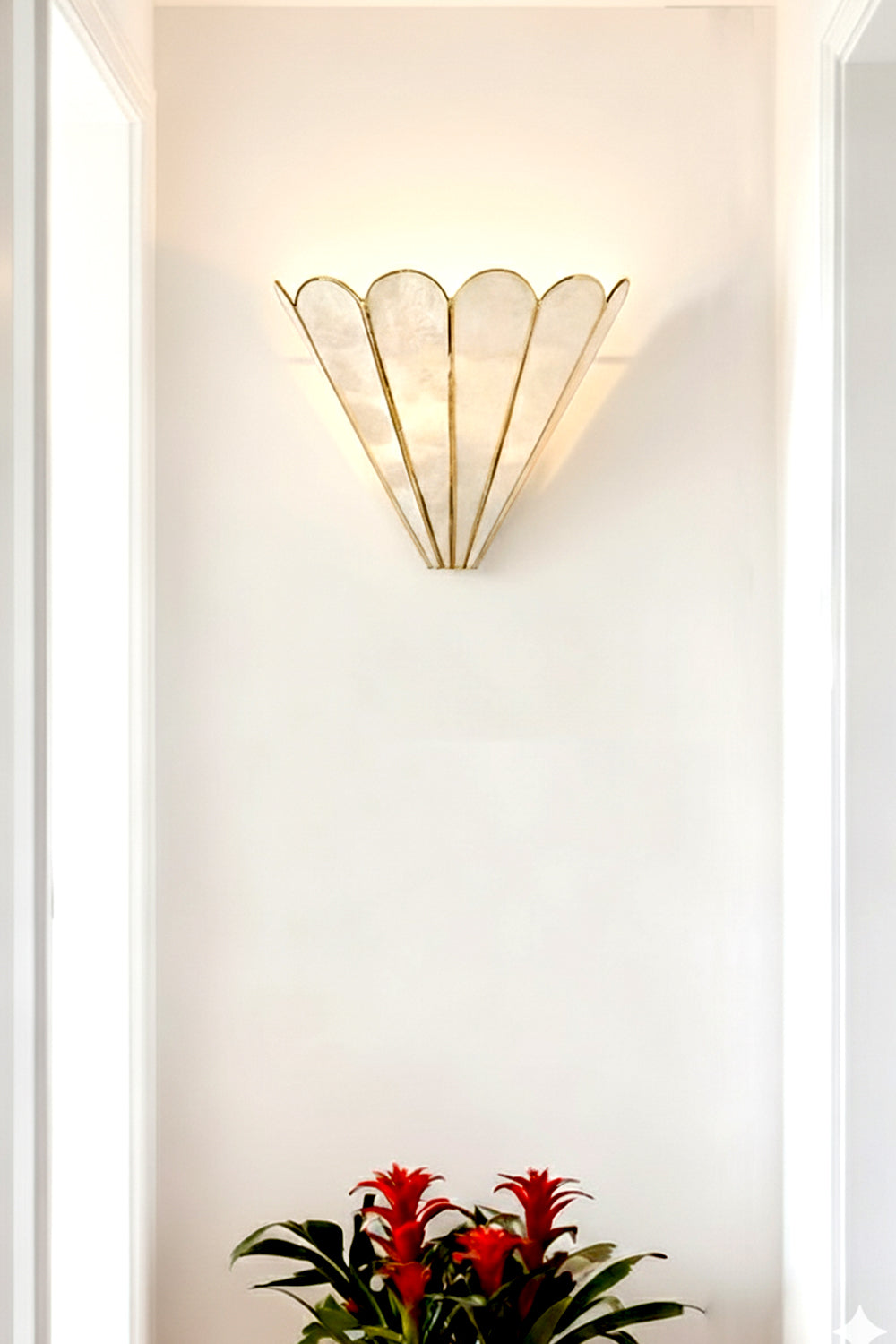Mica Petal Wall Lamp