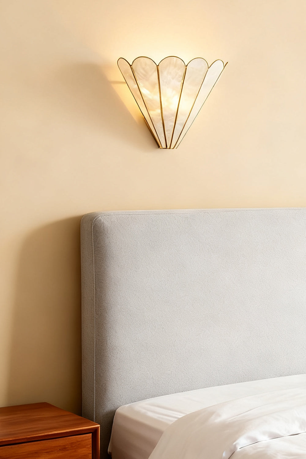 Mica Petal Wall Lamp