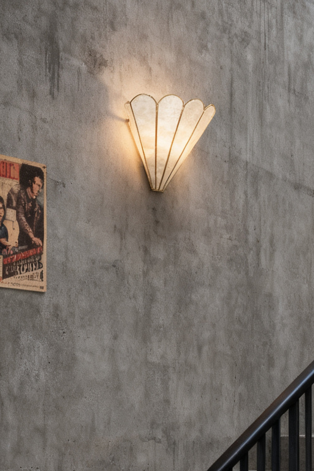 Mica Petal Wall Lamp