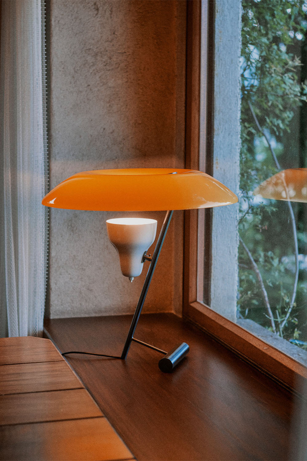 Model 548 Table Lamp