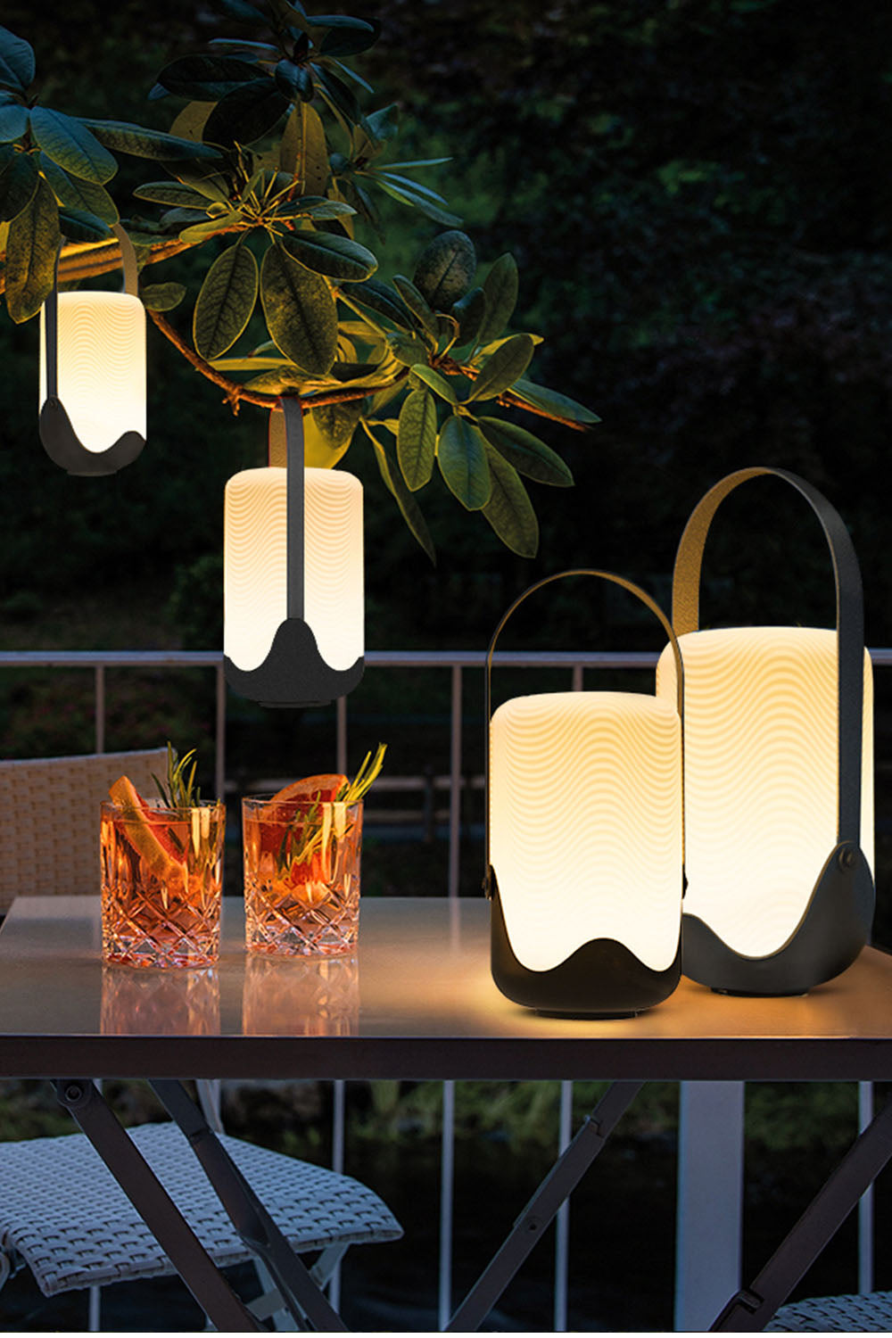 Modern Simple Portable Cylindrical Outdoor Rechargeable Table Lamp