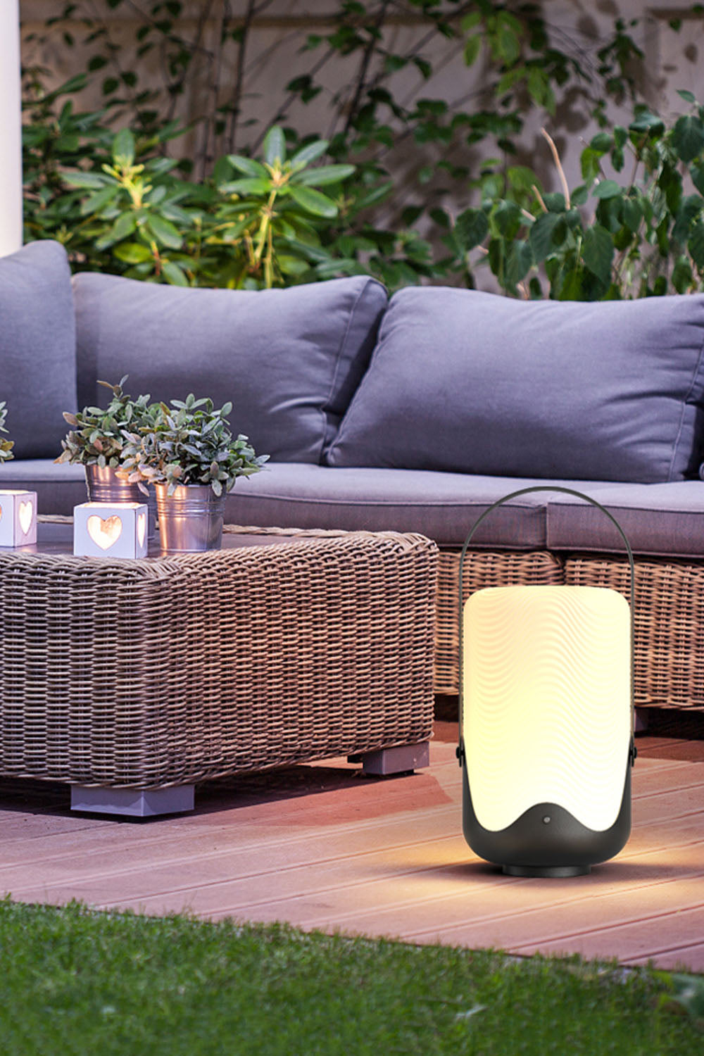 Modern Simple Portable Cylindrical Outdoor Rechargeable Table Lamp