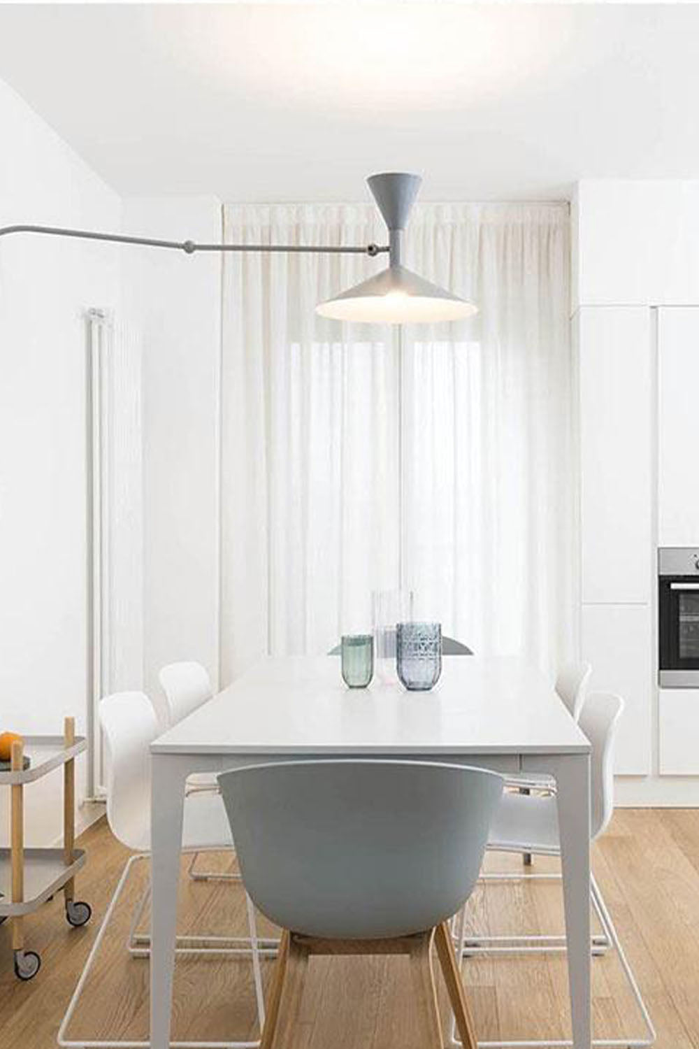 Modern Simple Swing Arm Wall Lamp