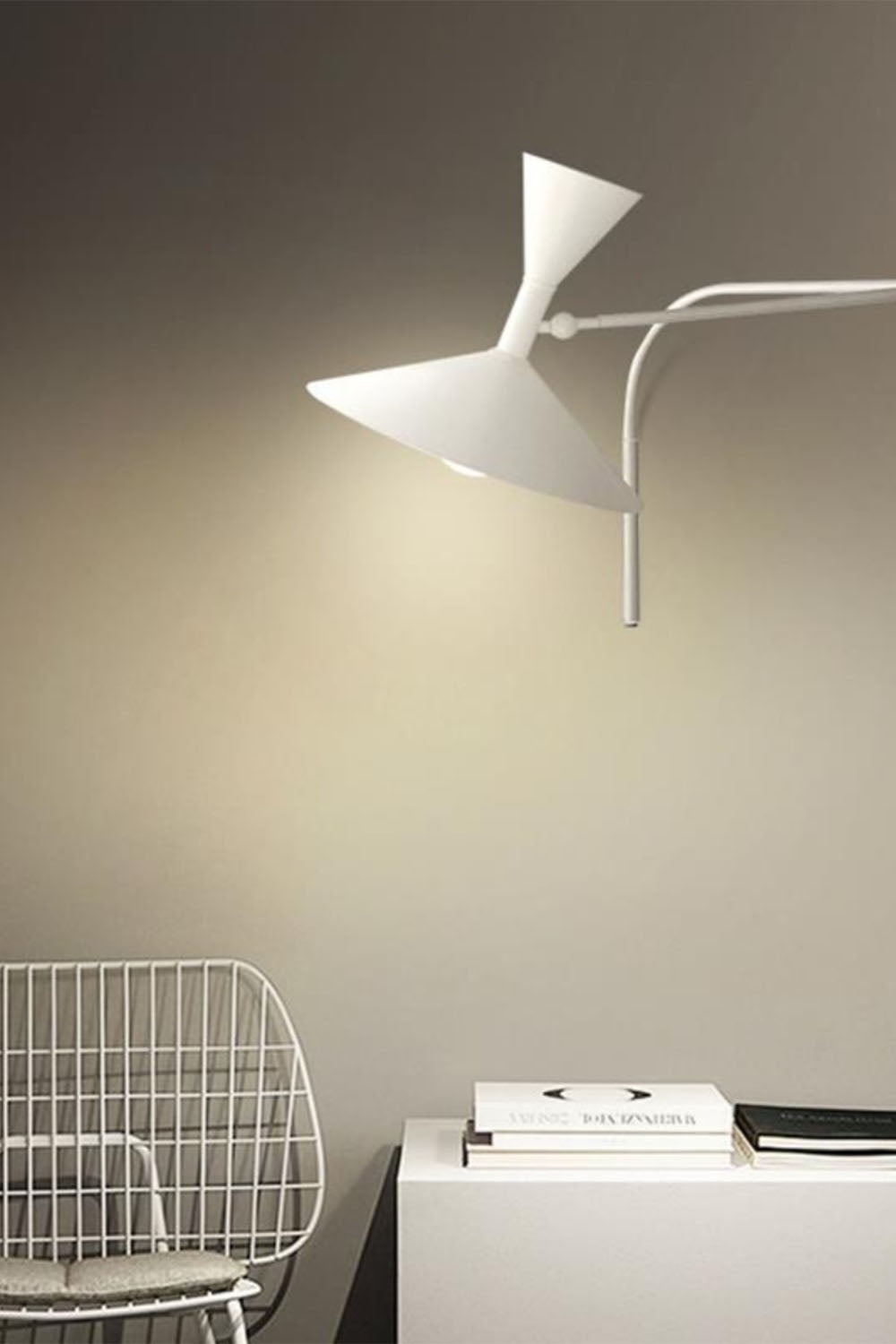 Modern Simple Swing Arm Wall Lamp
