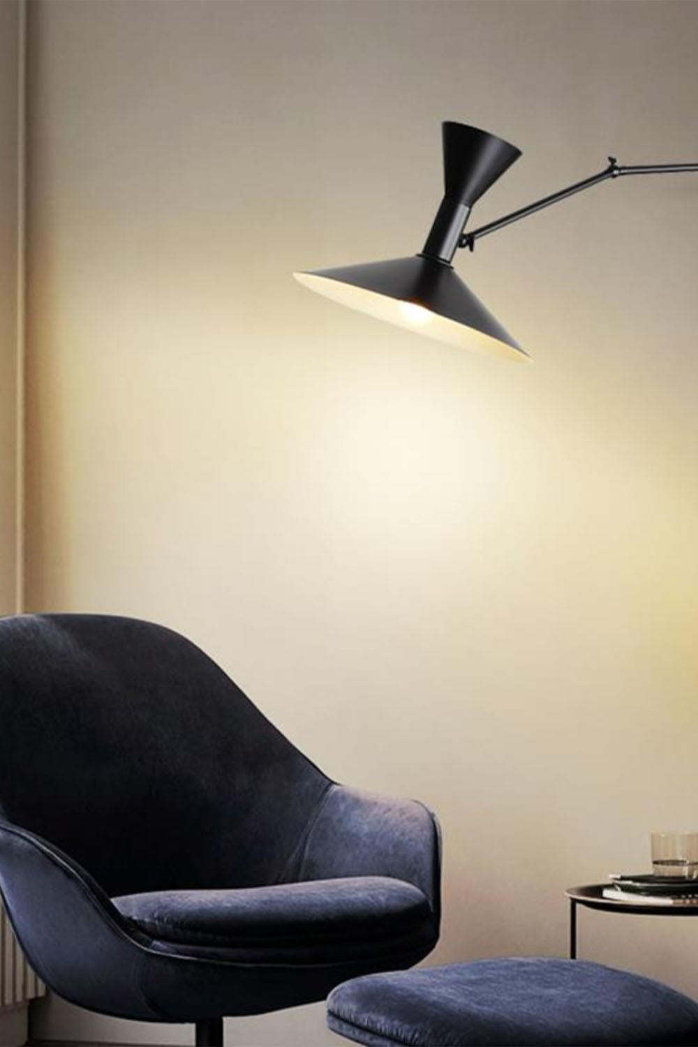 Modern Simple Swing Arm Wall Lamp