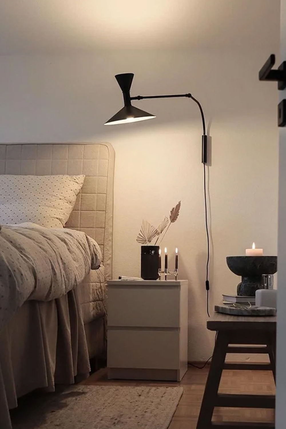 Modern Simple Swing Arm Wall Lamp