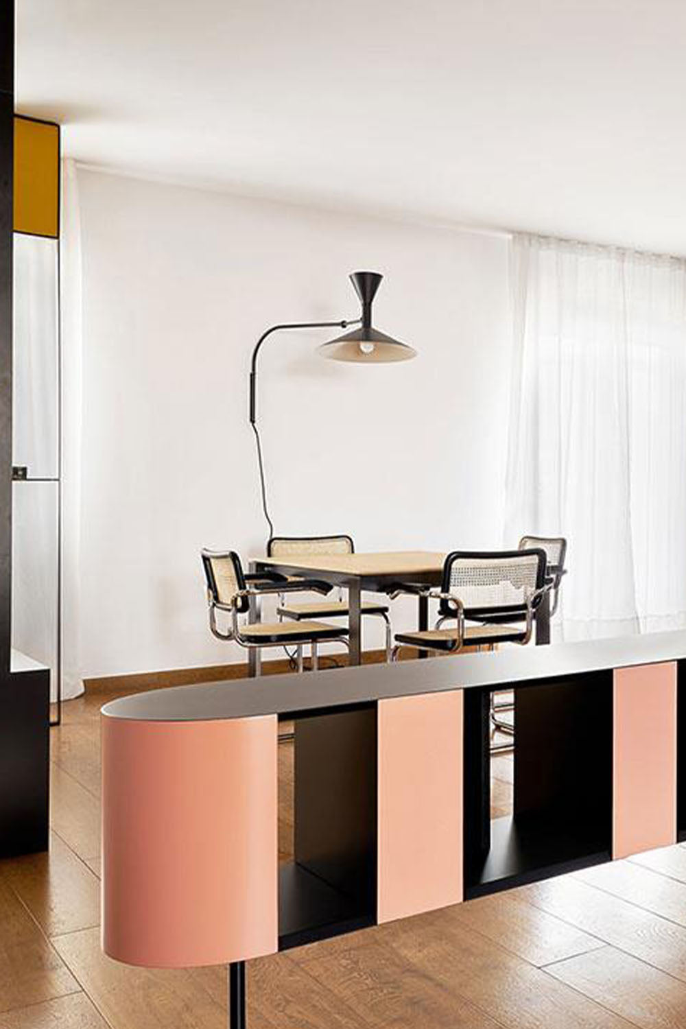 Modern Simple Swing Arm Wall Lamp