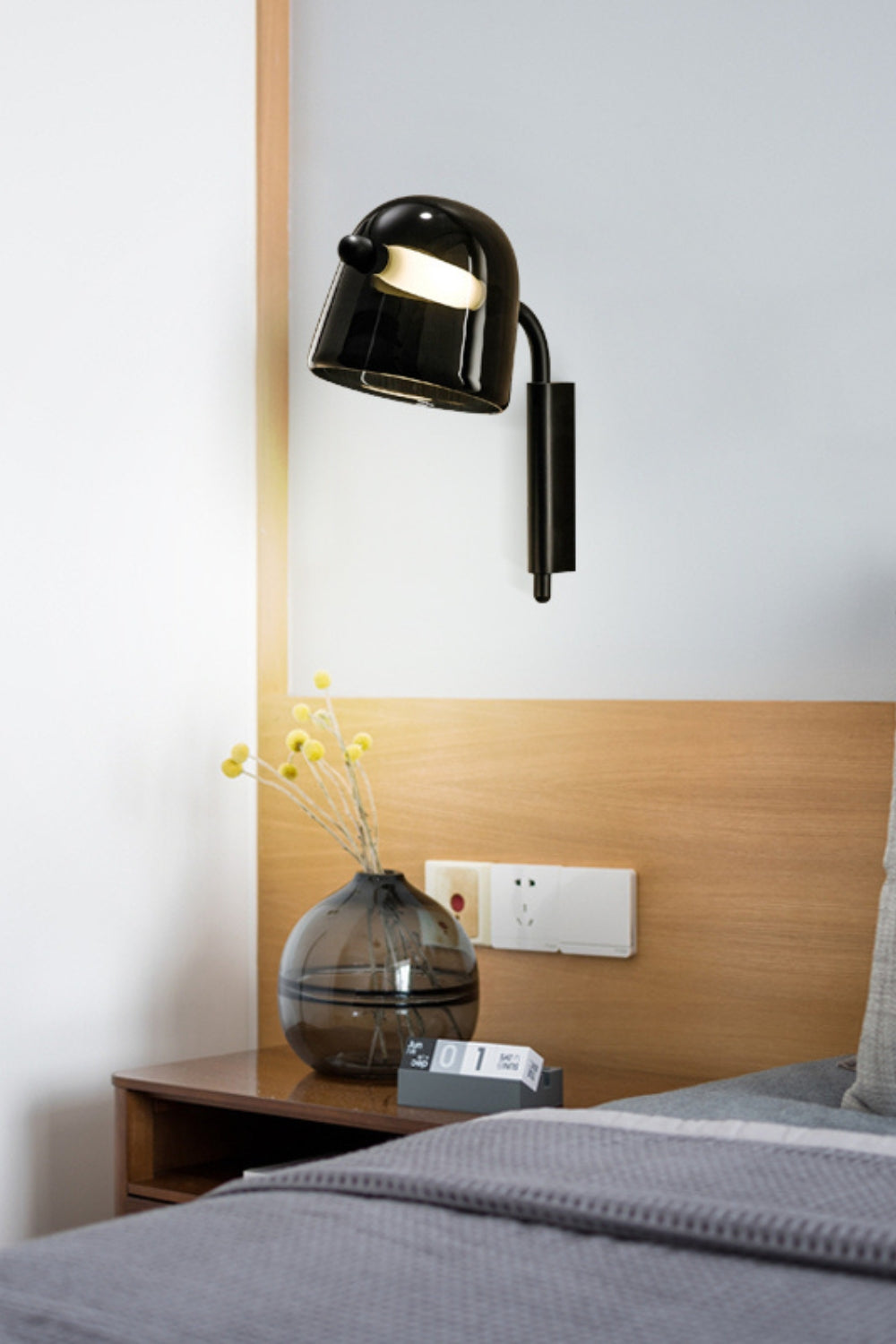 Mona Wall Sconce