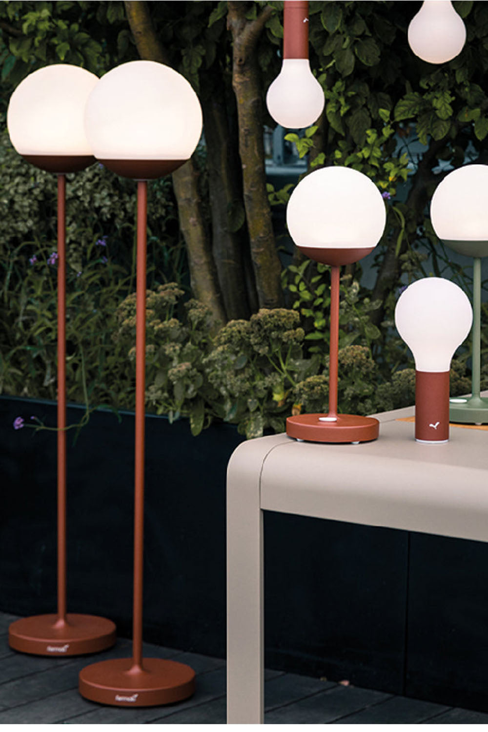Mooon Outdoor Rechargeable Floor Lamp