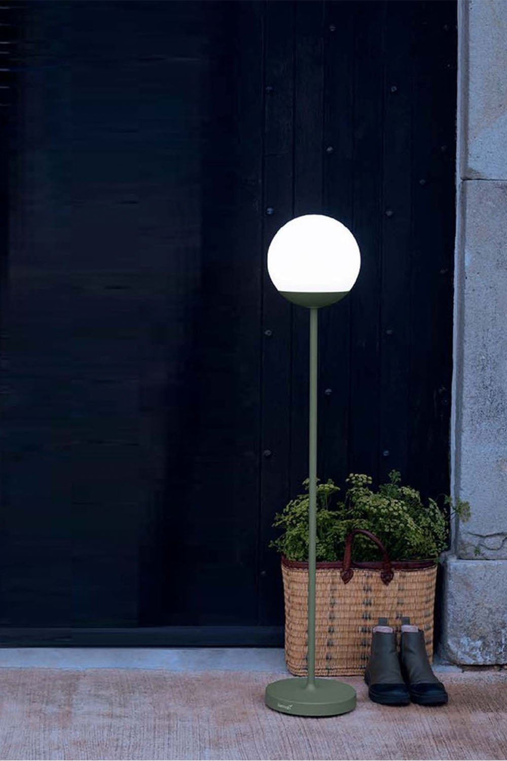 Mooon Outdoor Rechargeable Floor Lamp