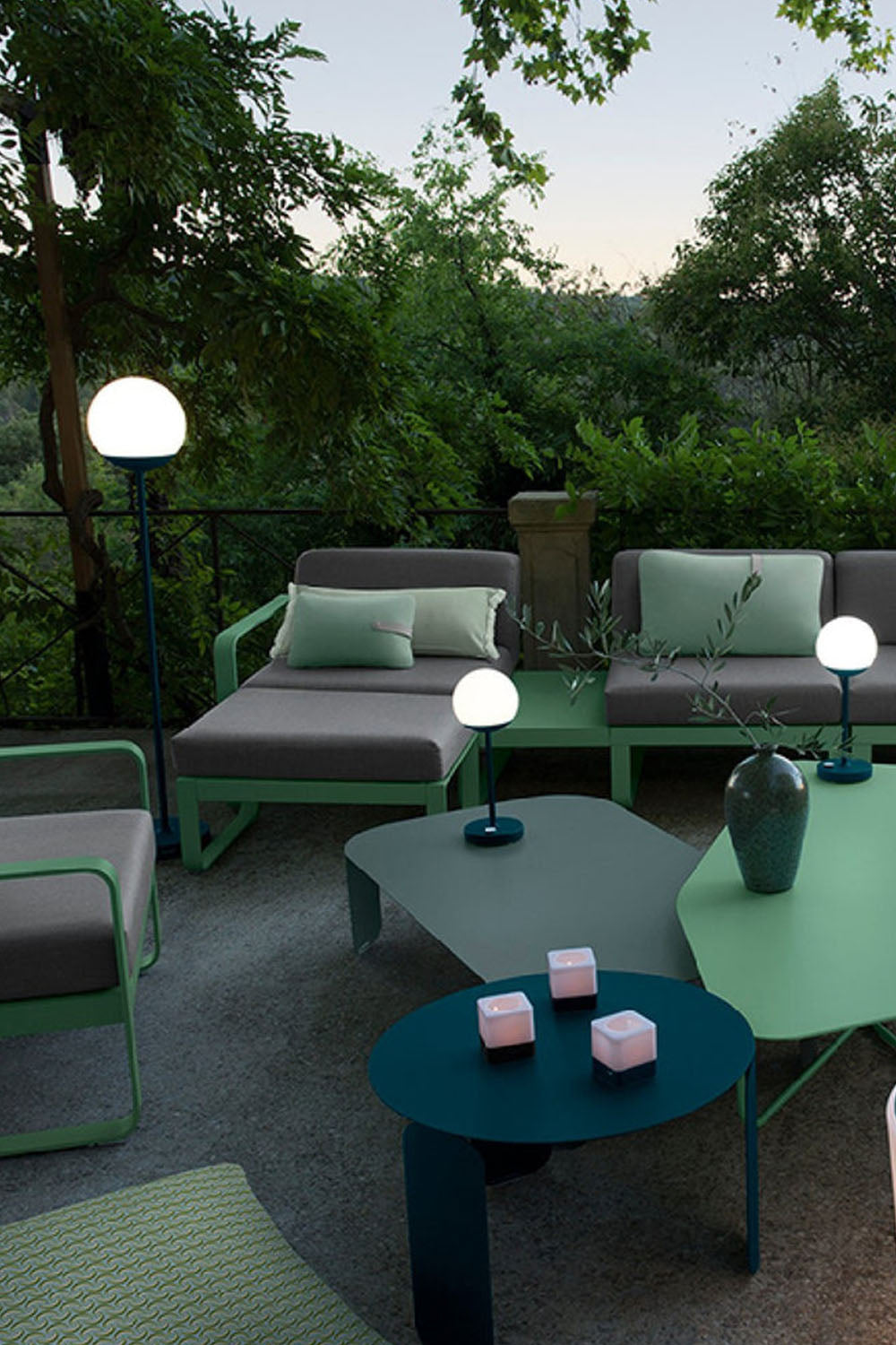 Mooon Outdoor Rechargeable Floor Lamp