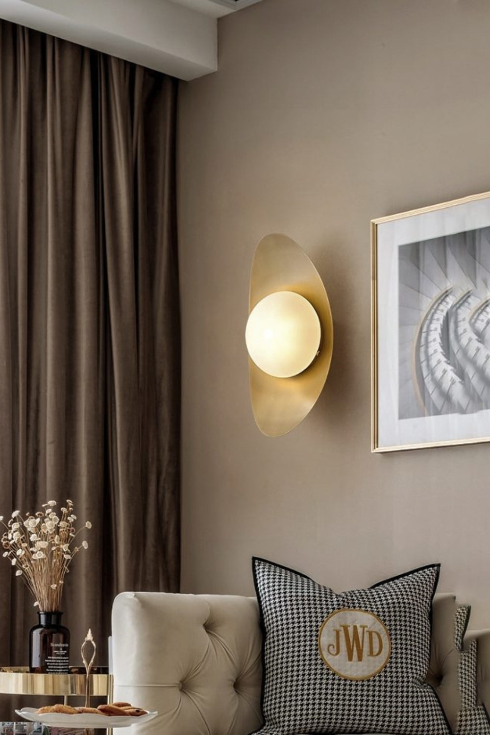 Gold Nouvel Wall Lamp