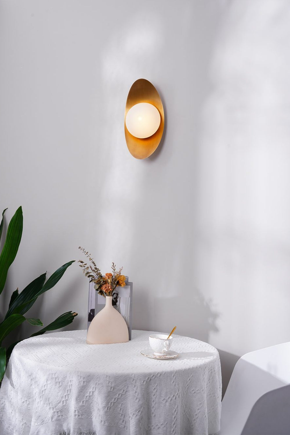 Gold Nouvel Wall Lamp