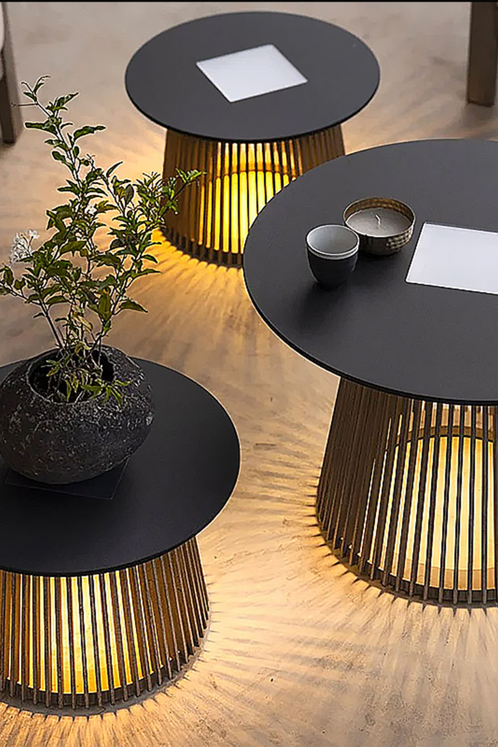 Outdoor Iron Round Table Floor Lamp
