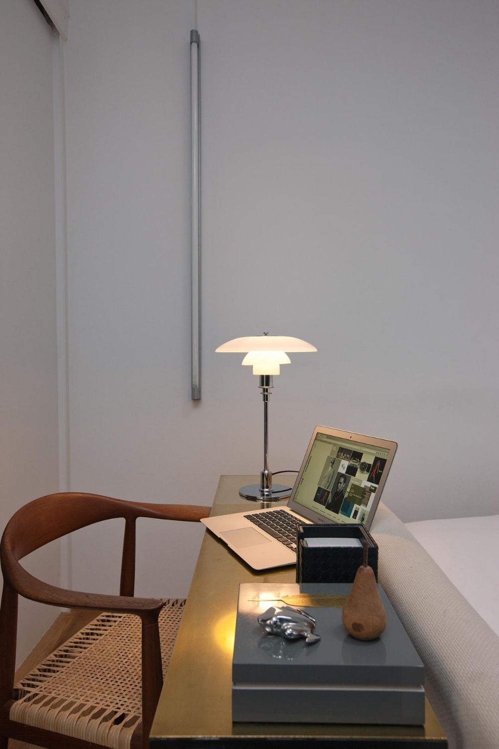 PH 3/2 Glass Table Lamp