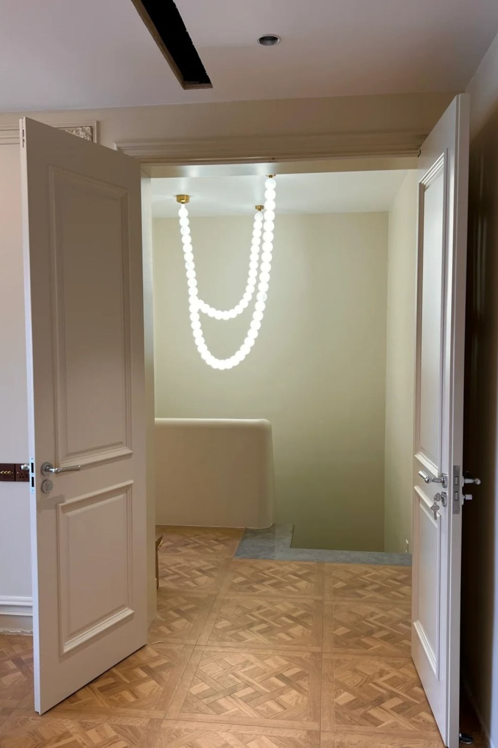 Pearl Necklace Chandelier 12cm