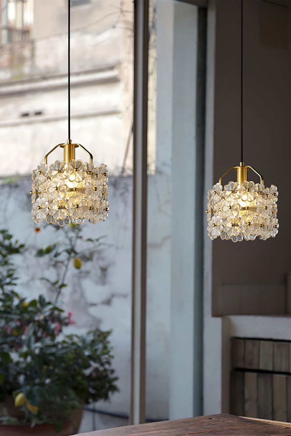 Petit Floral Glass Pendant Lamp - SamuLighting