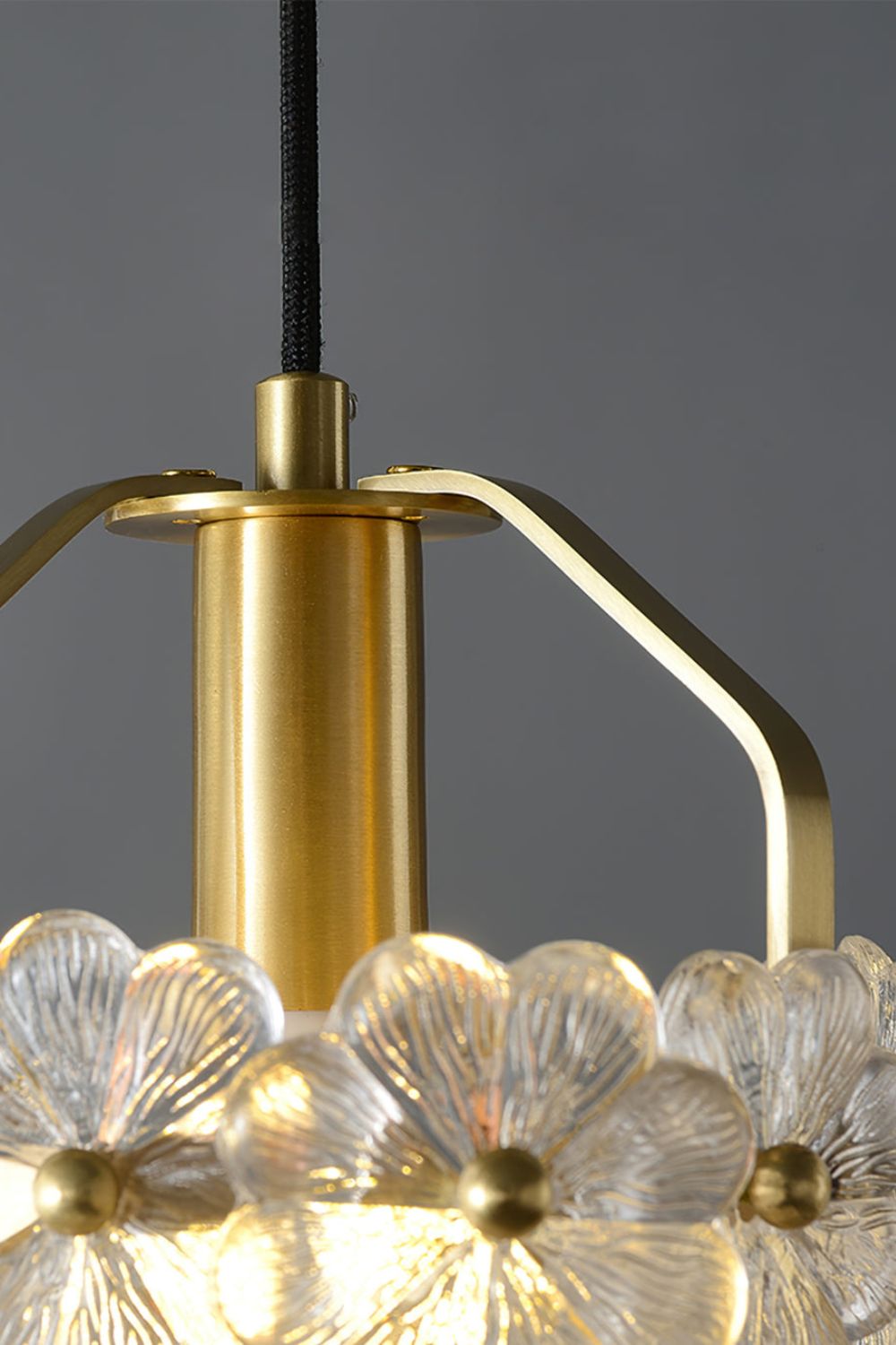 Petit Floral Glass Pendant Lamp - SamuLighting