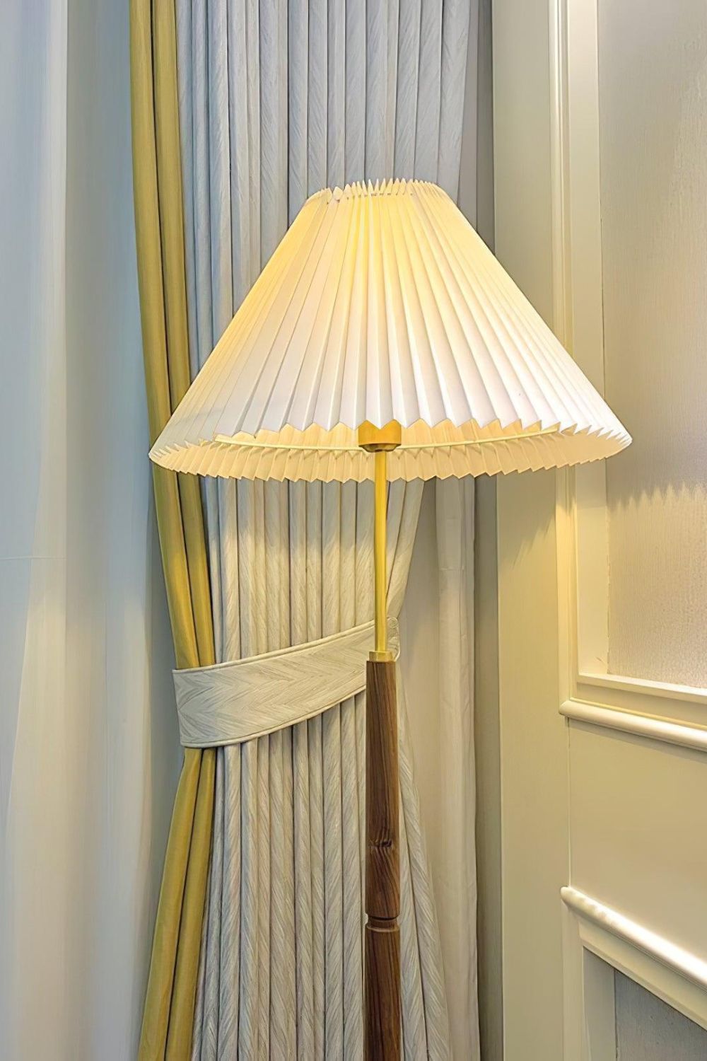 Pleated Floor Lamp - SamuLighting