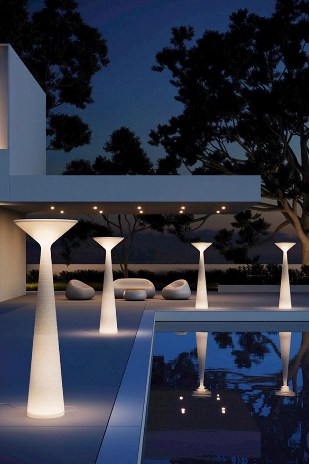 Plust Outdoor Floor Lamp
