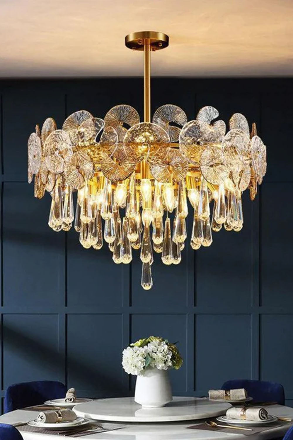 Postmodern Light Luxury Crystal Chandelier