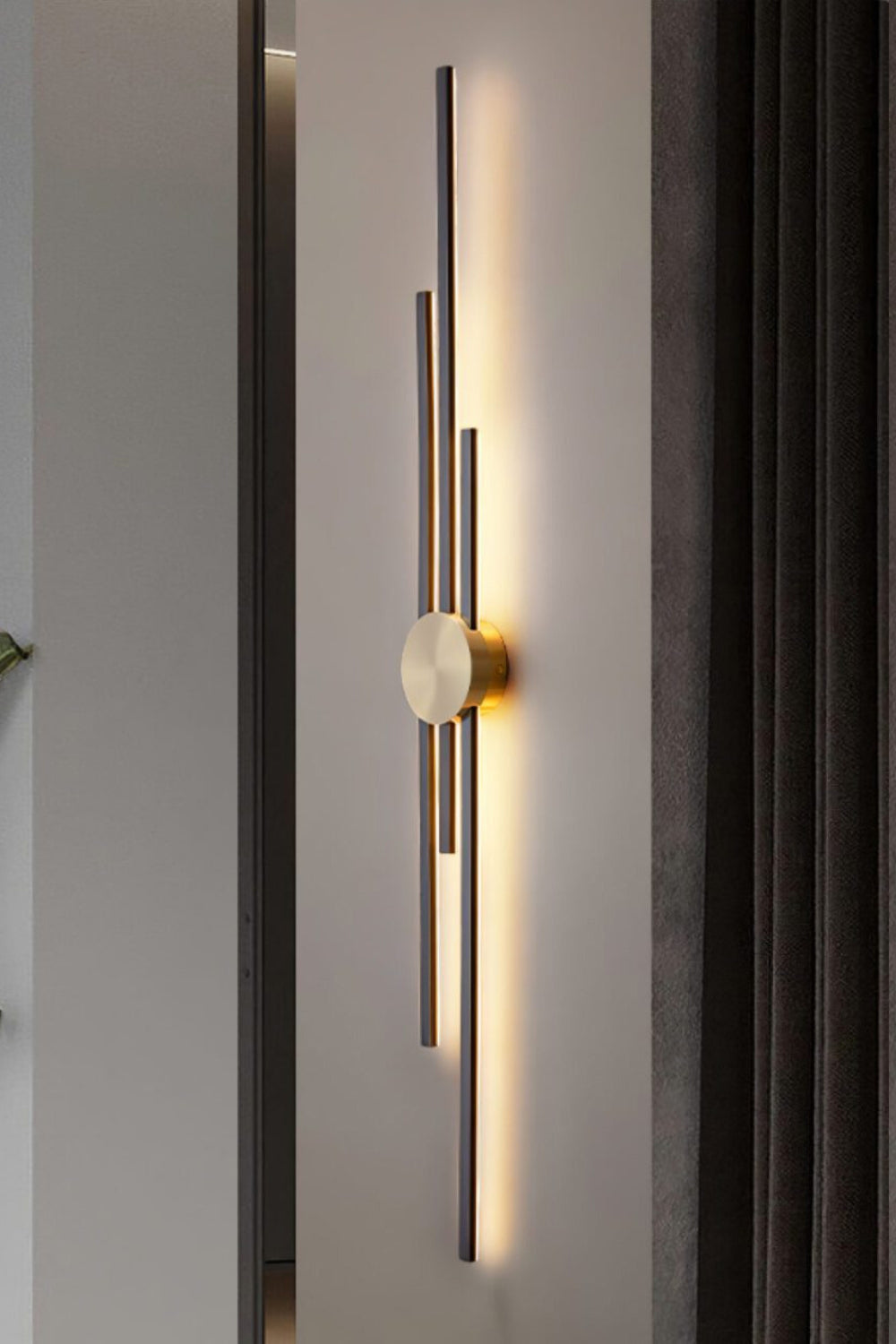 Pris Linear Wall Light