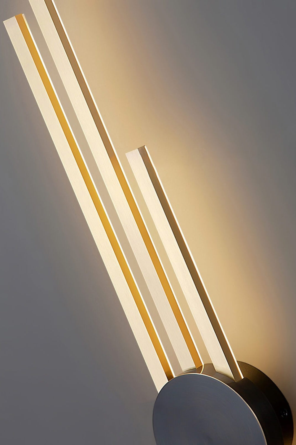 Pris Linear Wall Light