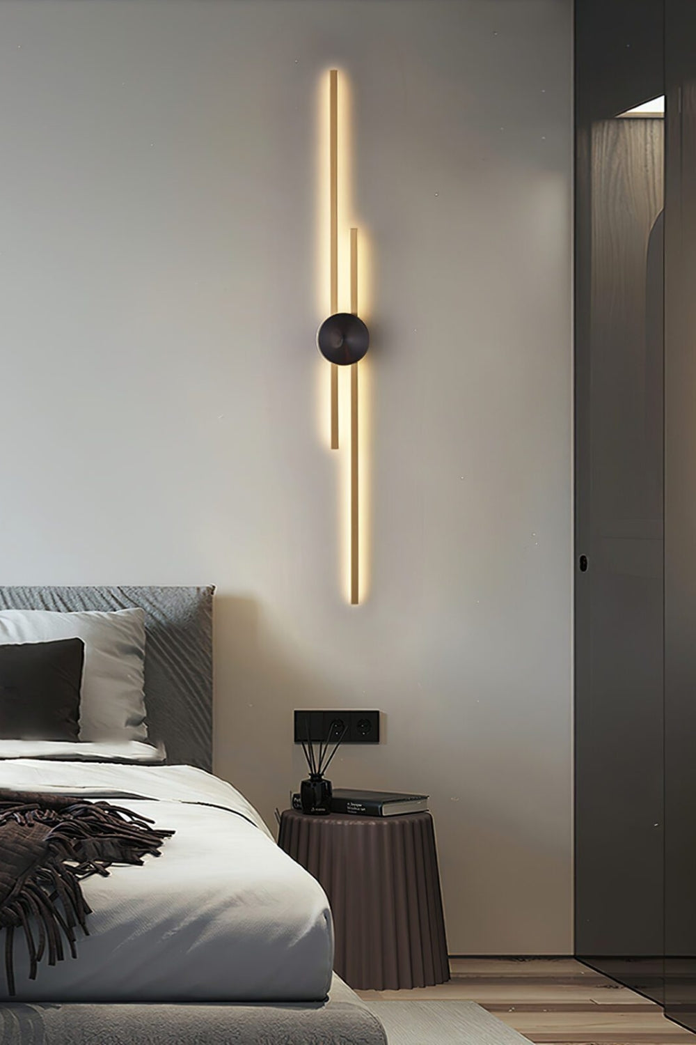 Pris Linear Wall Light