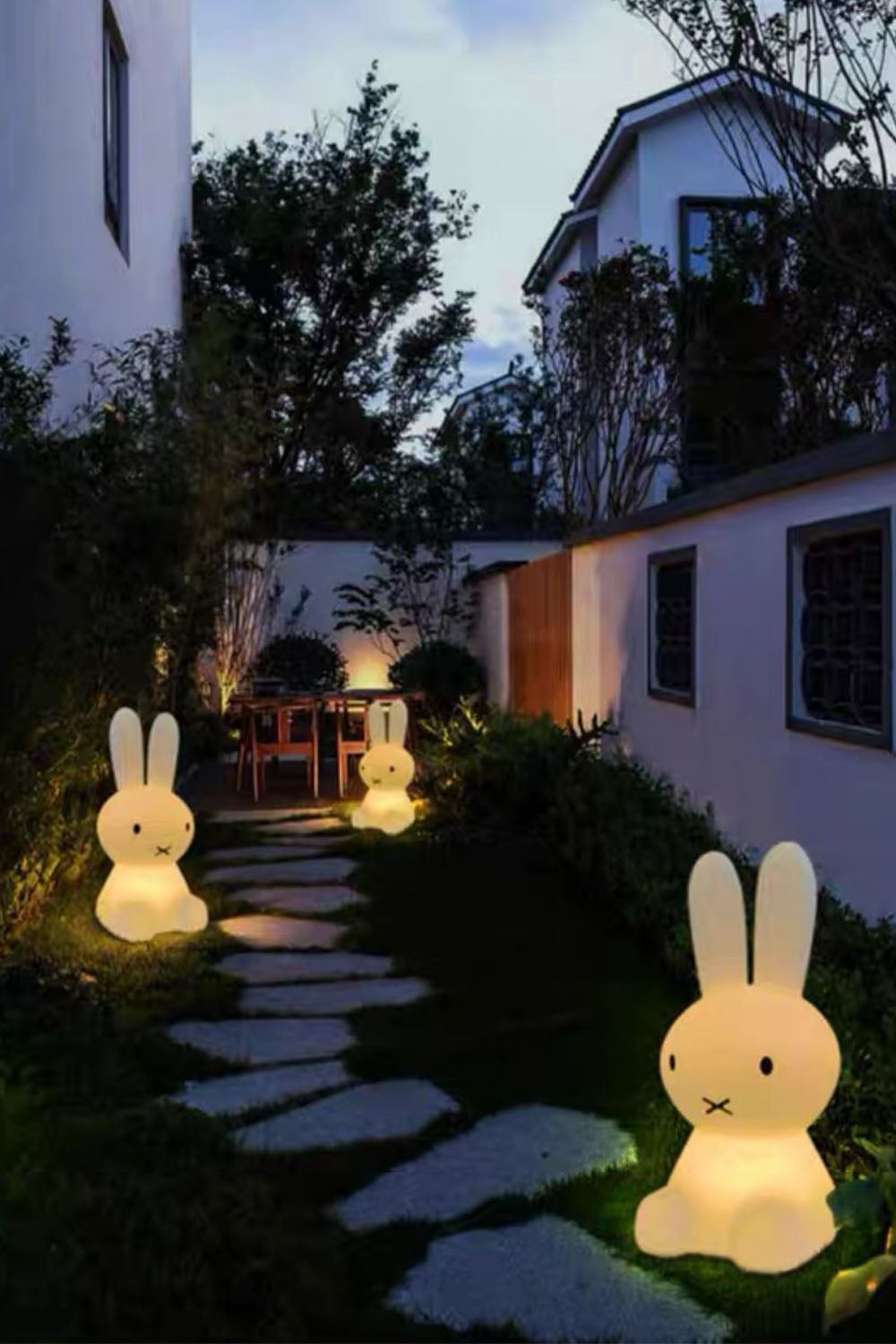 Rabbit PE Roto-molded Outdoor Floor Lamp