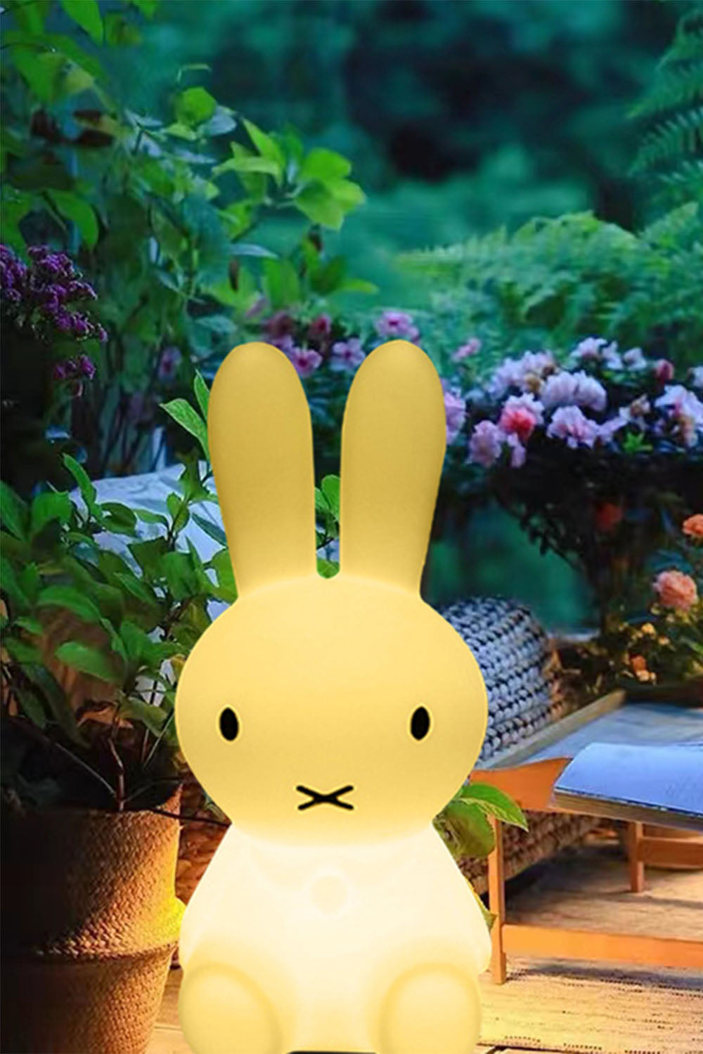 Rabbit PE Roto-molded Outdoor Floor Lamp