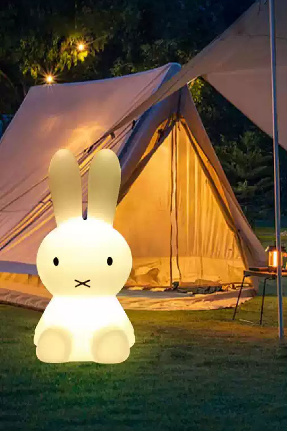 Rabbit PE Roto-molded Outdoor Floor Lamp