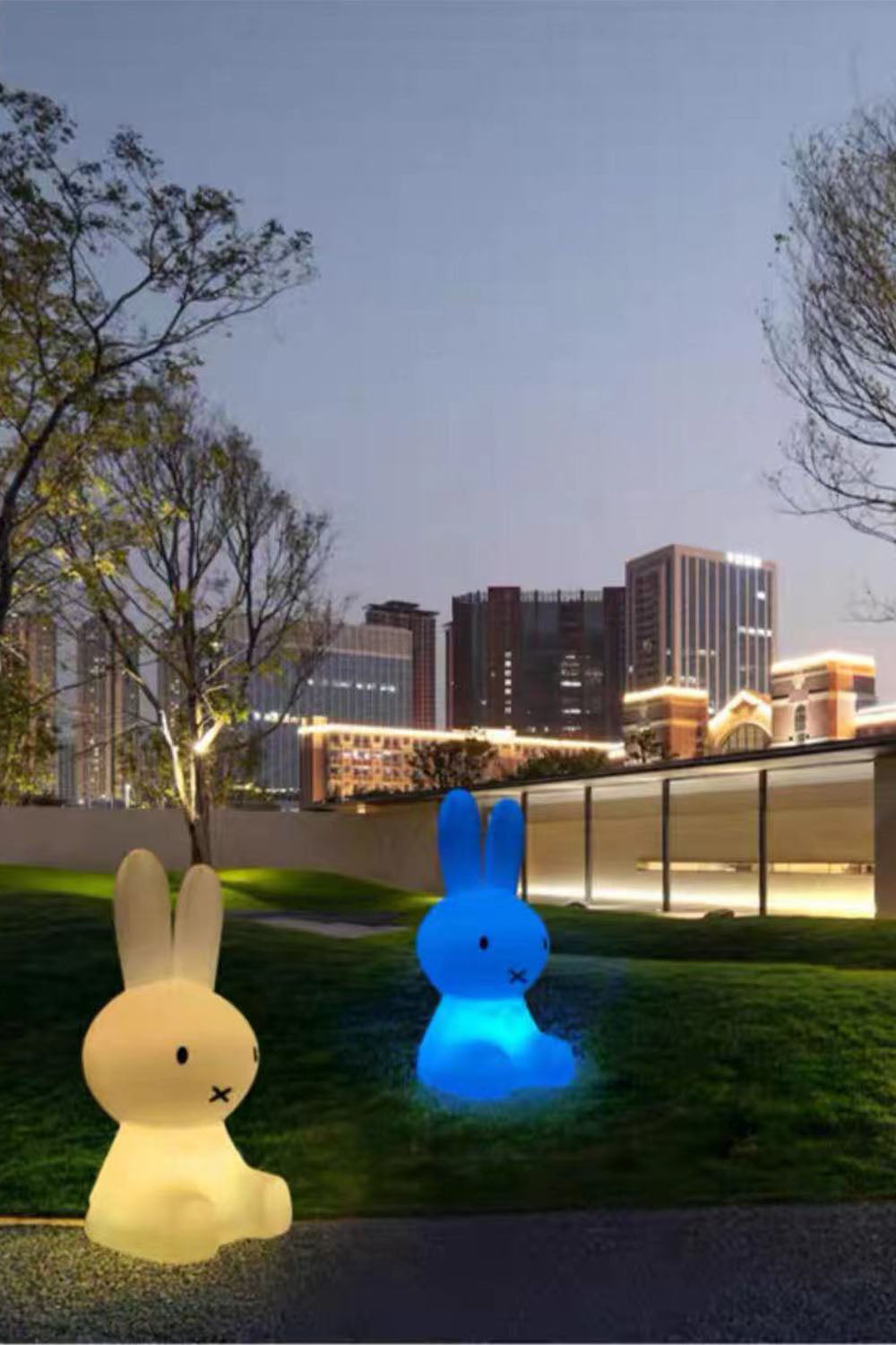 Rabbit PE Roto-molded Outdoor Floor Lamp