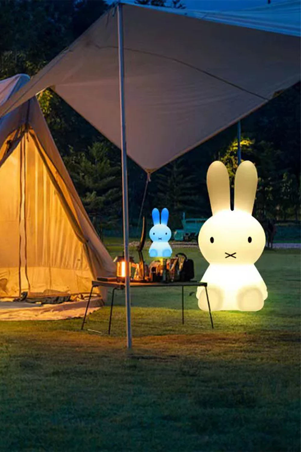 Rabbit PE Roto-molded Outdoor Floor Lamp