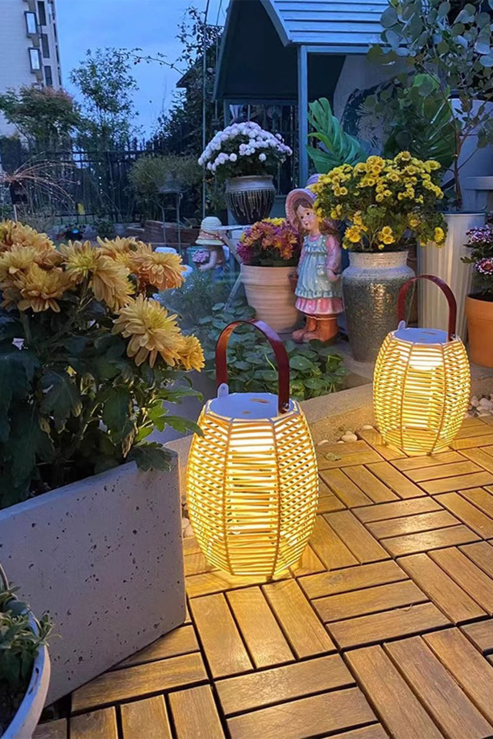 Rattan Lantern Rechargeable Solar Outdoor Table Lamp
