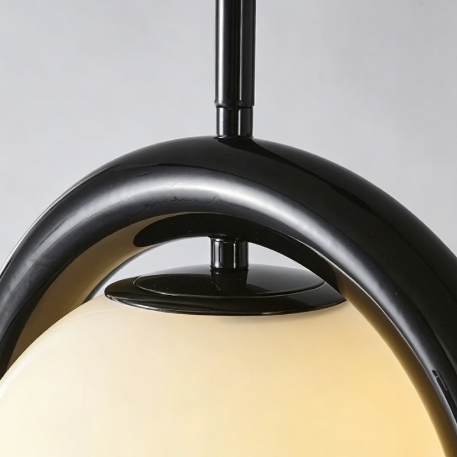 Exquisite Lacquer Finish