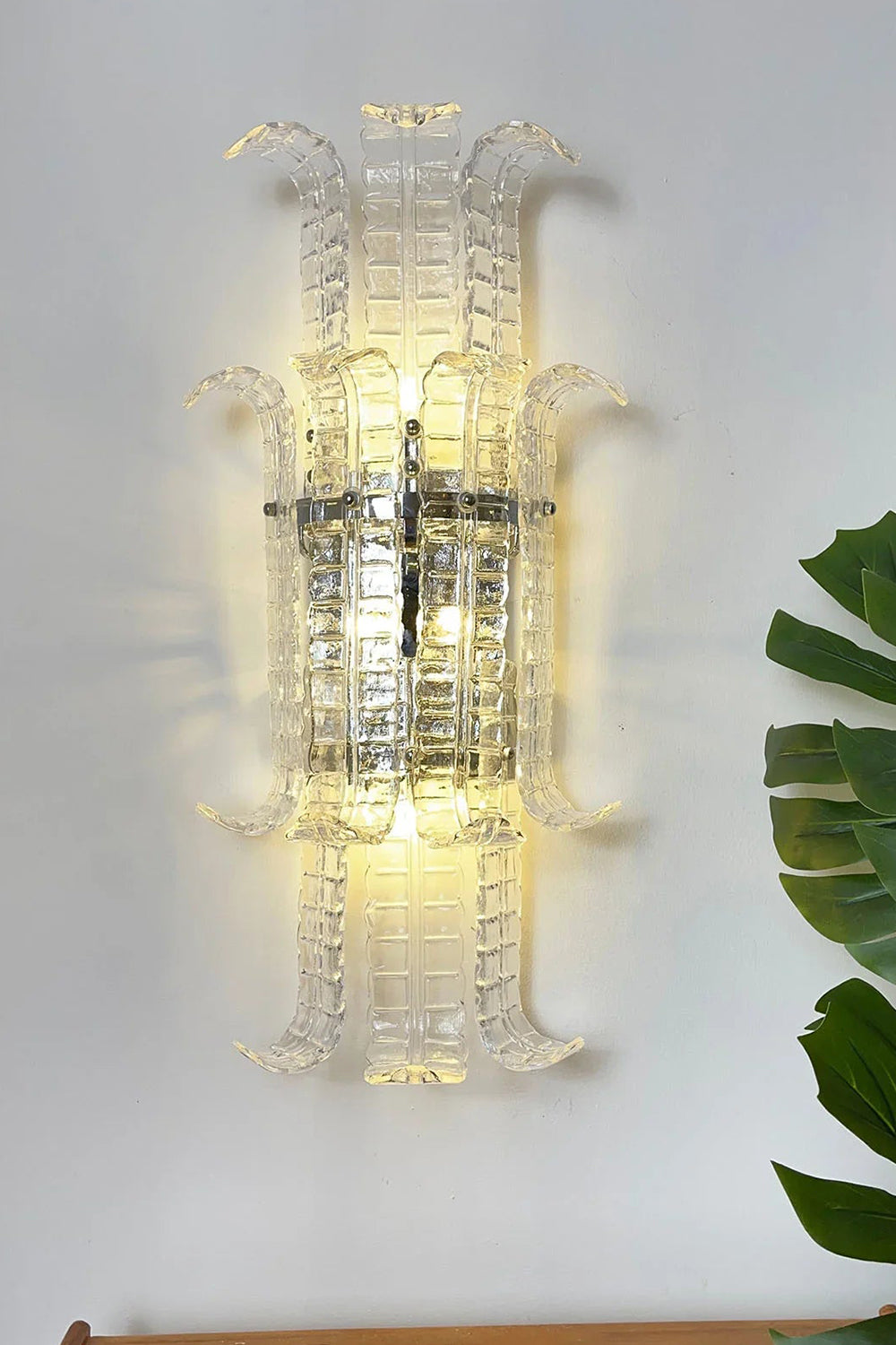 Ribbed Glass Ribbon Wall Light | detail | Samu Lamp