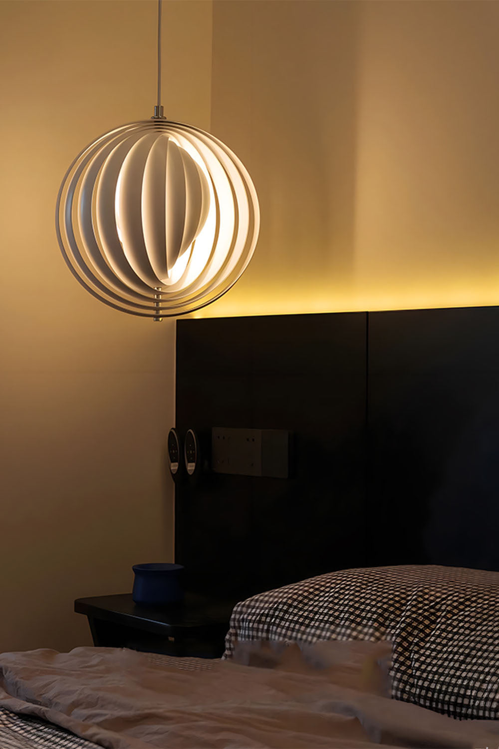 Rotating Moon Pendant Lamp