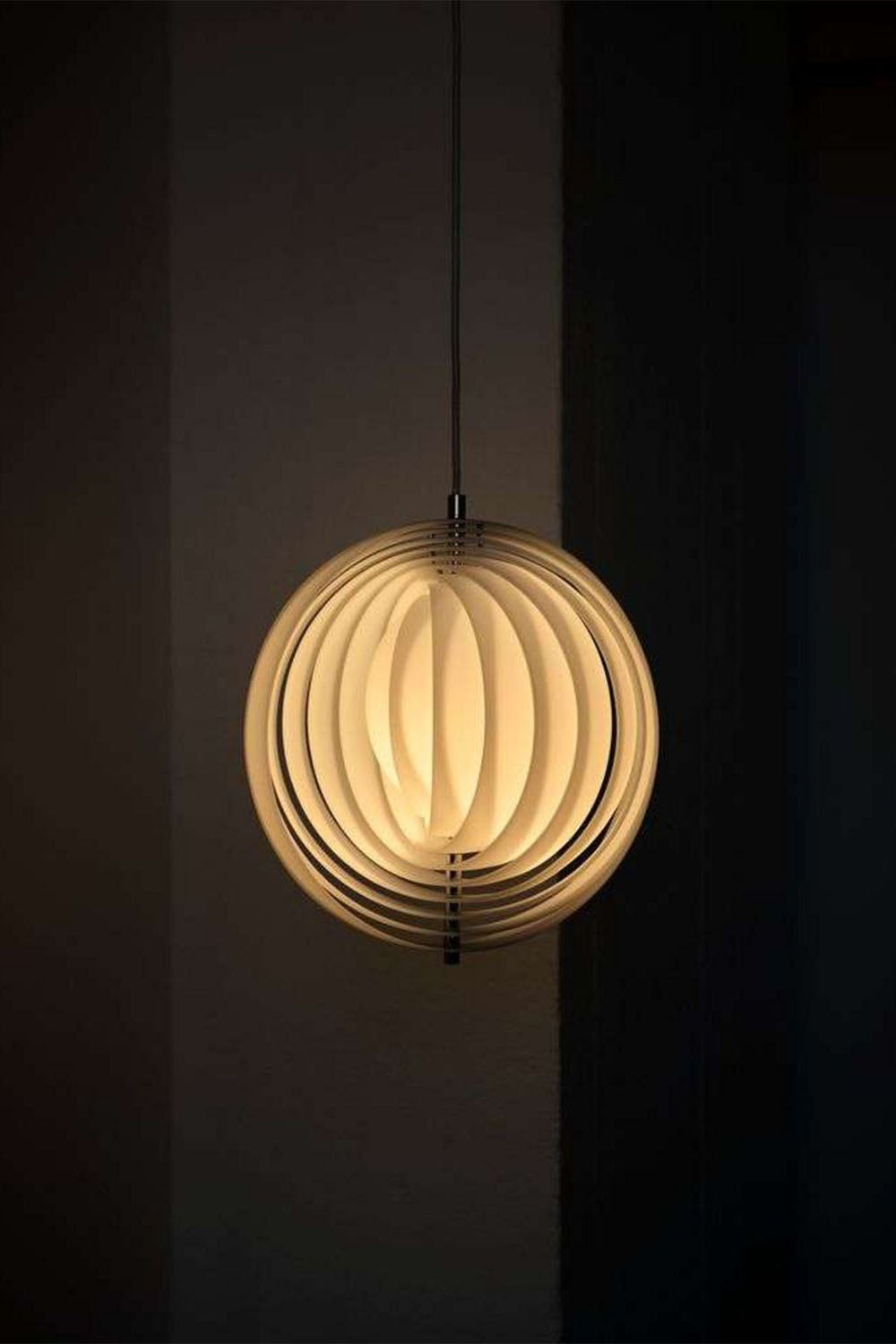 Rotating Moon Pendant Lamp
