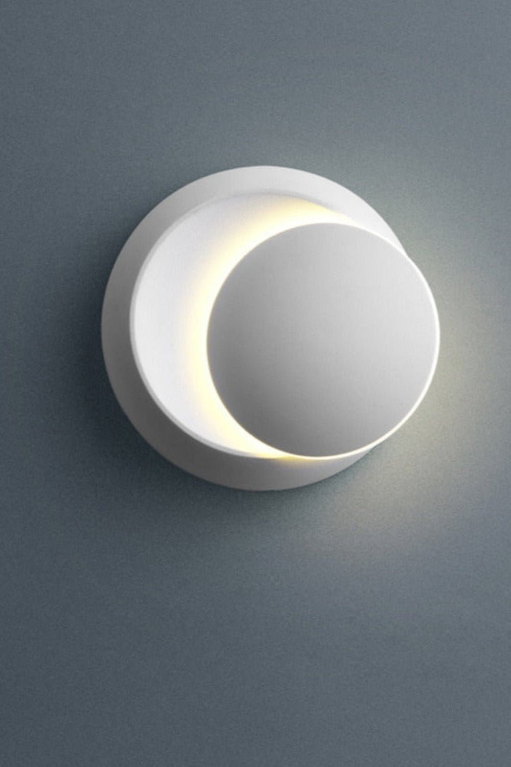 Rotating Round Wall Light