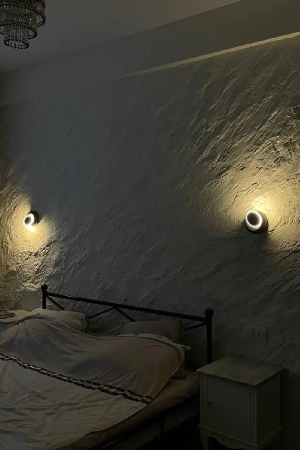 Rotating Round Wall Light