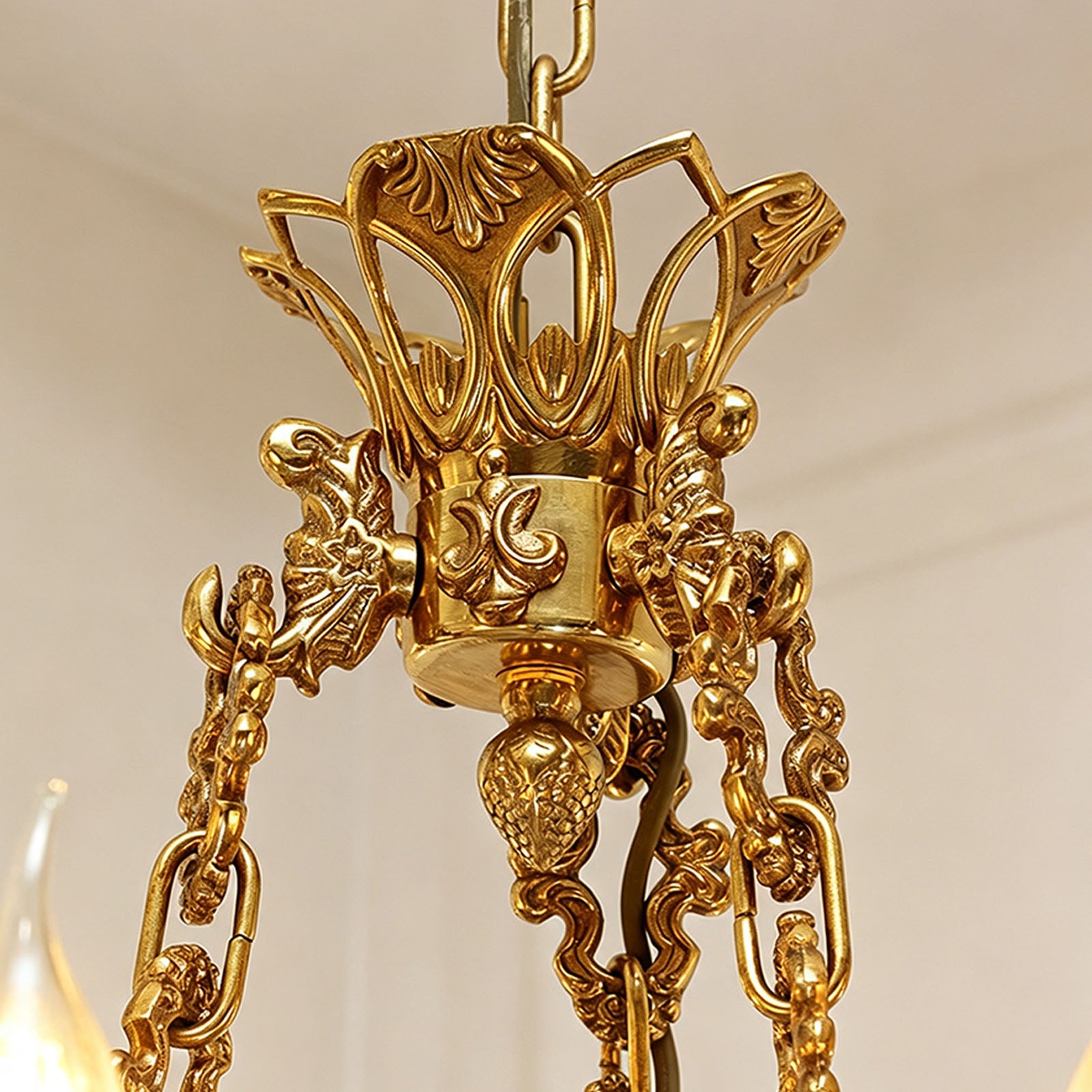 Ornament Right Up the Chain