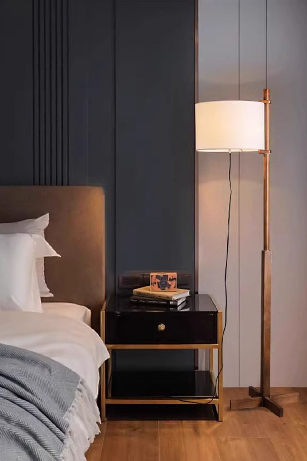 Santa&Cole Walnut Floor Lamp