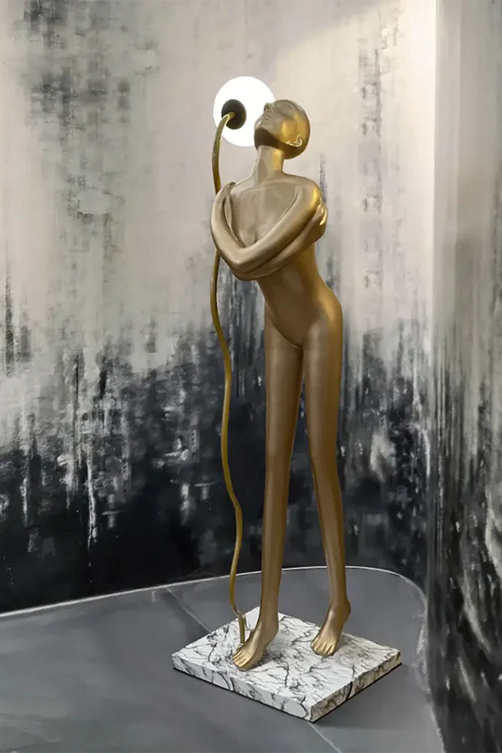 Self-Holding Body Art Sculpture Floor Lamp