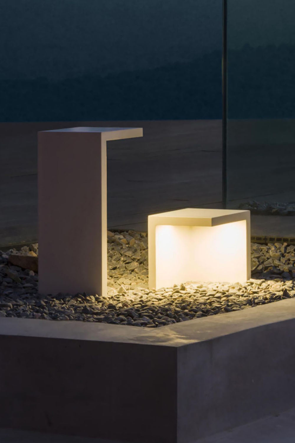 Simple Geometric Outdoor Floor Lamp