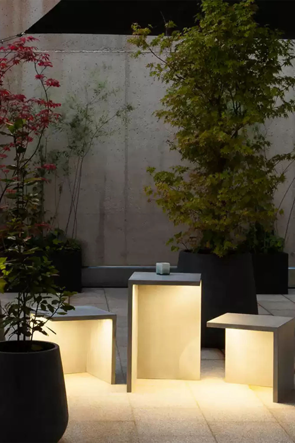 Simple Geometric Outdoor Floor Lamp