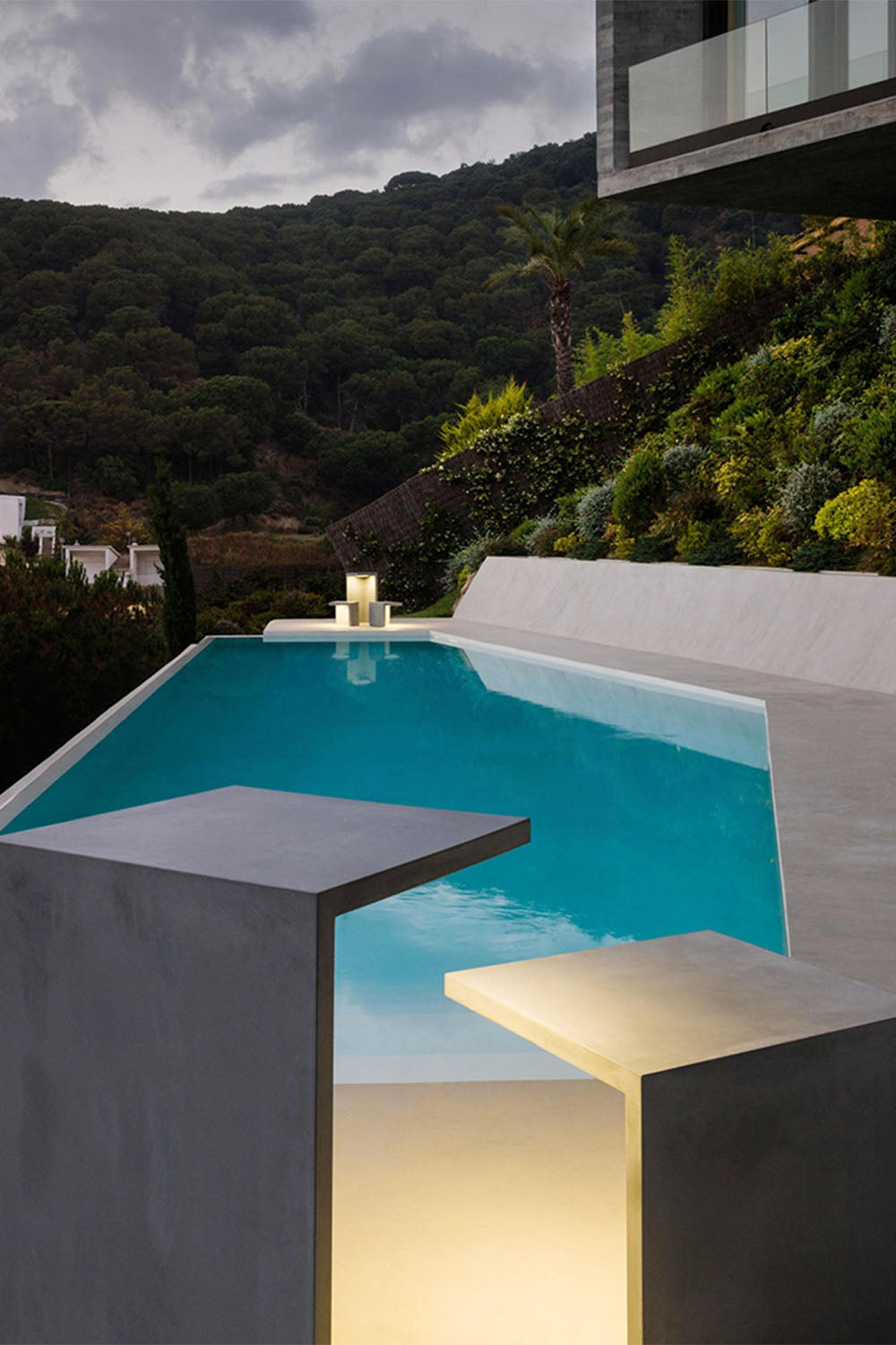Simple Geometric Outdoor Floor Lamp
