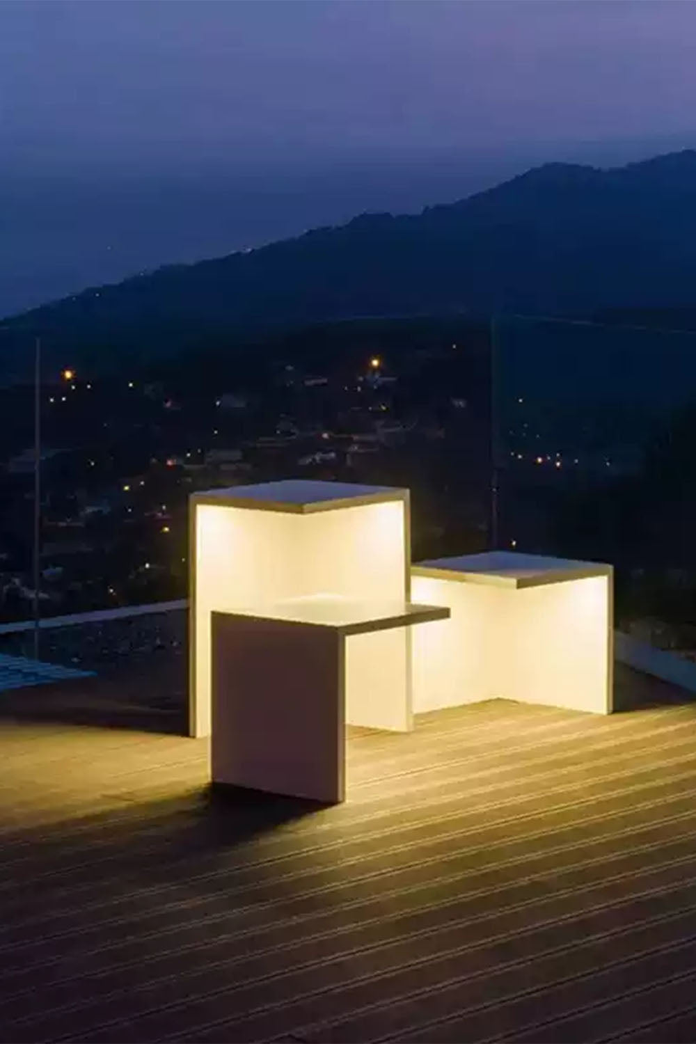 Simple Geometric Outdoor Floor Lamp