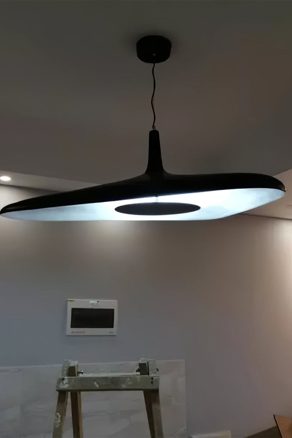 Simple Aero Pendant Light